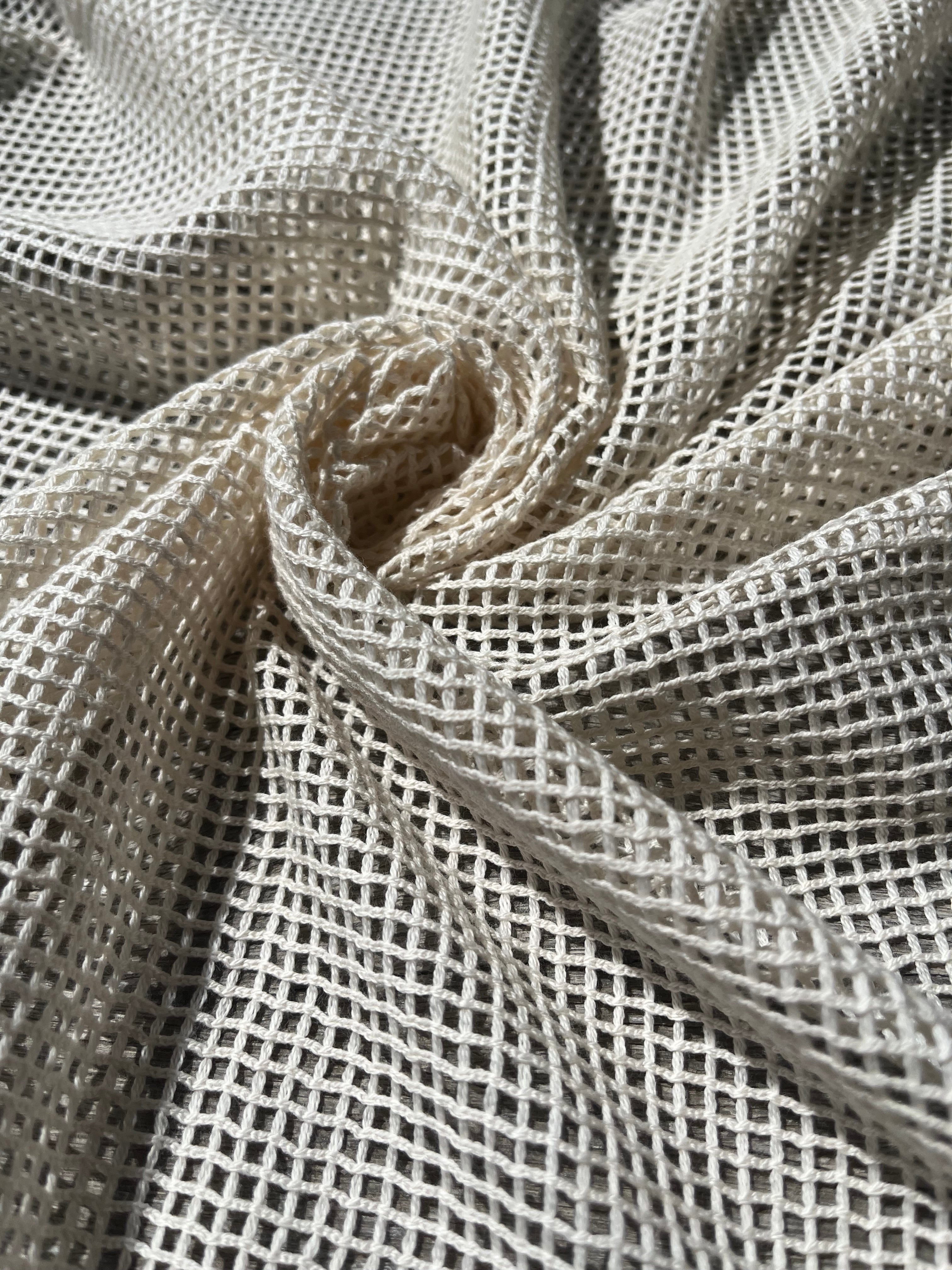 Tissu biologique doux en coton maillé, blanc écru - options de couleur noire disponibles, tissu en maille fluide transparent et doux.
