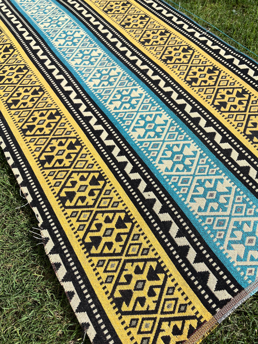 Ağır Gramajlı Kalın Jakarlı Pamuklu Kumaş Metre Başına 400/m2 - Döşemelik Geleneksel Anadolu Etnik Desenli - Döşemelik Kumaşlar. %70 Pamuk %30 Polyester - 140 cm Genişlik. Halı Dokuma. Çok Renkli Seçenekler, Sarı Mavi, Kırmızı Siyah Renk.