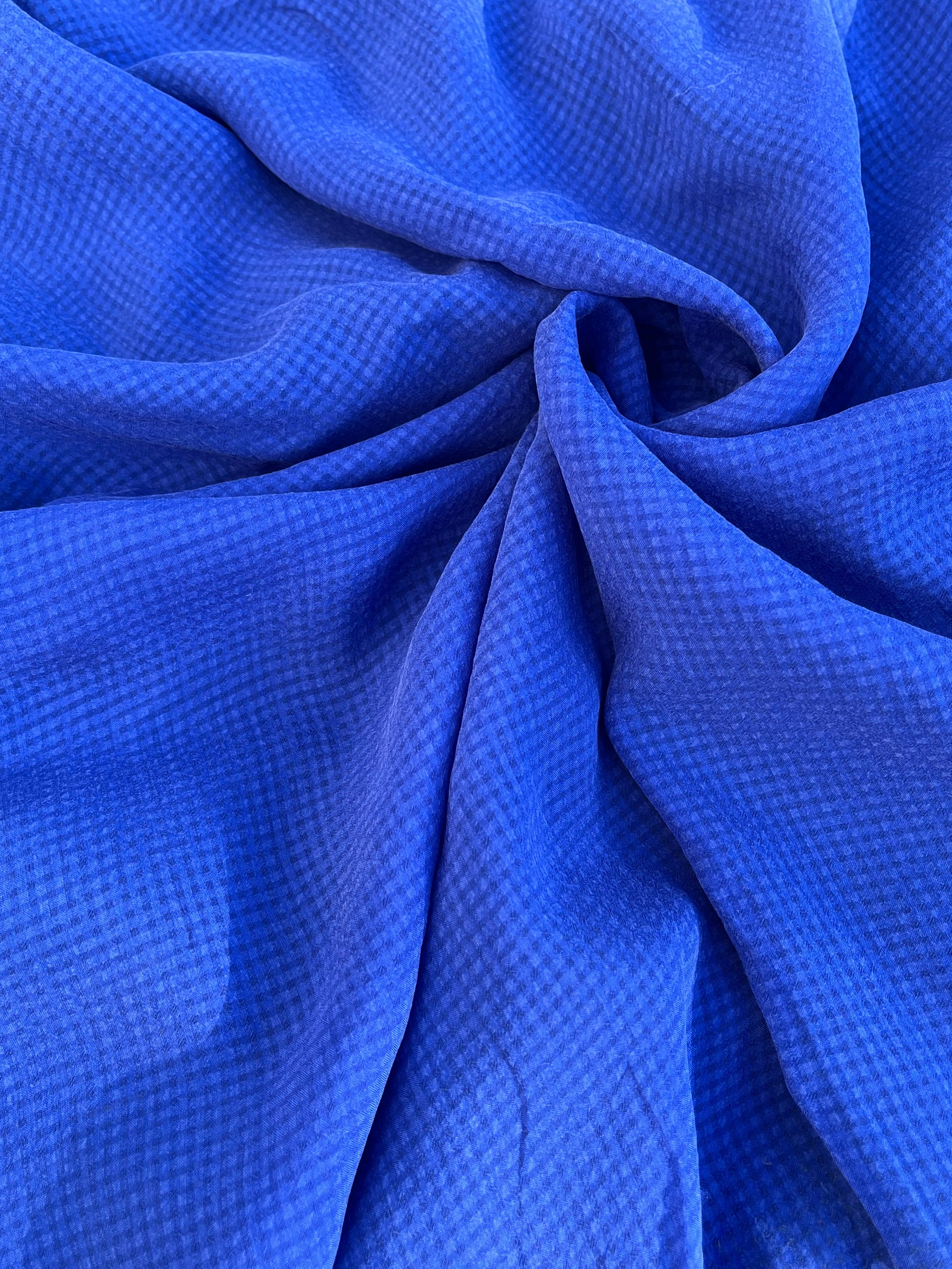 Şeffaf Deniz Mavisi Gingham Desenli Taşlı İpek Saten Saf İpek, Metre Metre İpek, İpek Şifon, Dut İpeği, İpek Metre, Ağır İpek, Lüks İpek Kumaş. 12mm/ 143 cm genişlik.