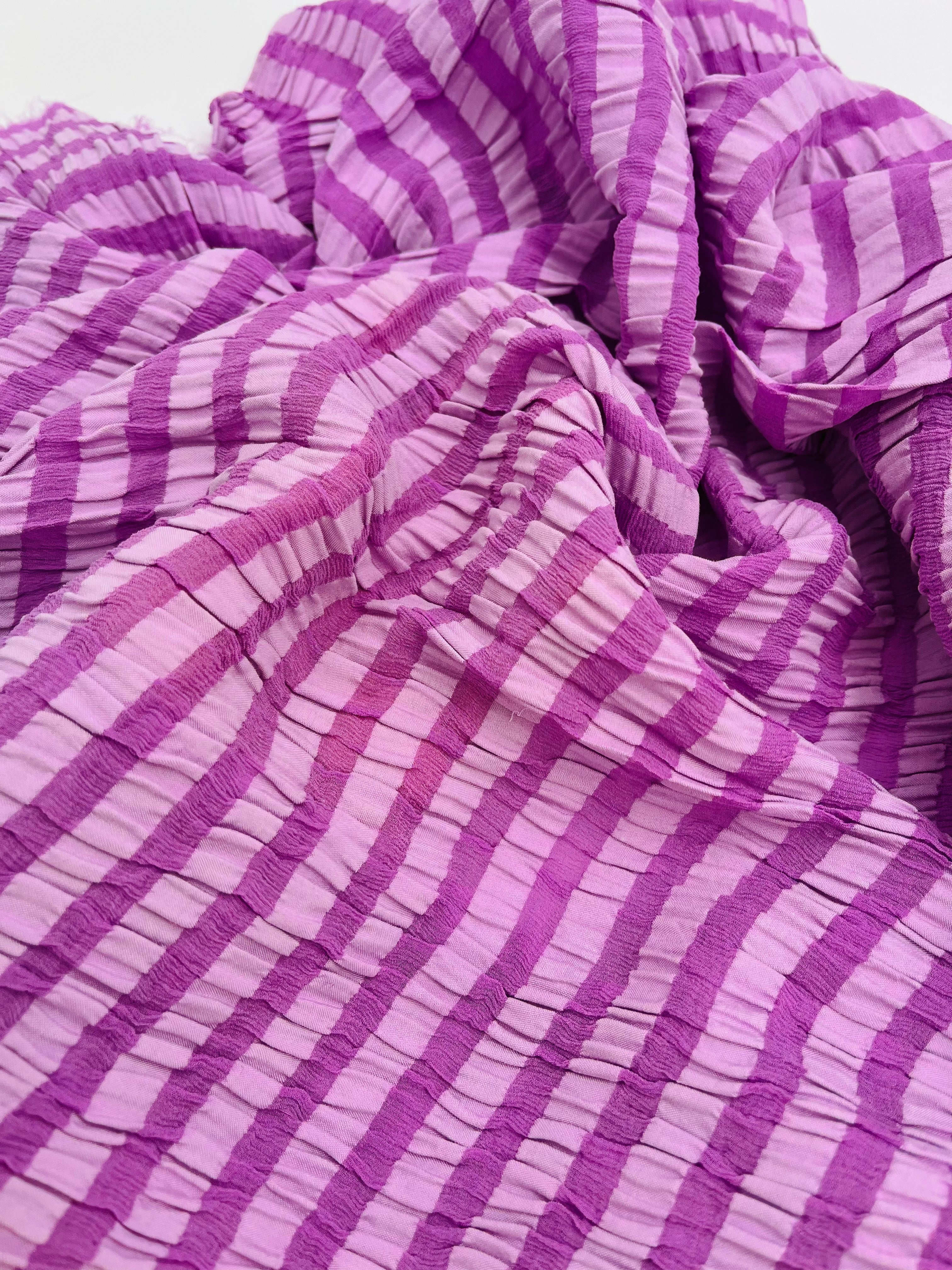 Stretchy Gingham Patterned Silk, Plaid Silk, Crinkle Silk, Seersucker Silk.
