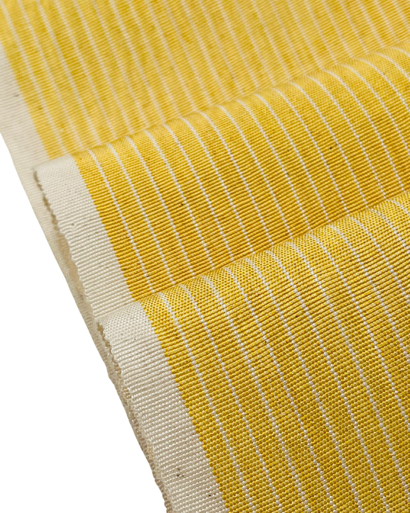 Rembourrage luxueux en soie à rayures jaunes pour tête de lit ottoman, tissus d'intérieur pour textiles de maison : housses d'oreiller, motifs inspirés du kimono, motifs en filigrane.