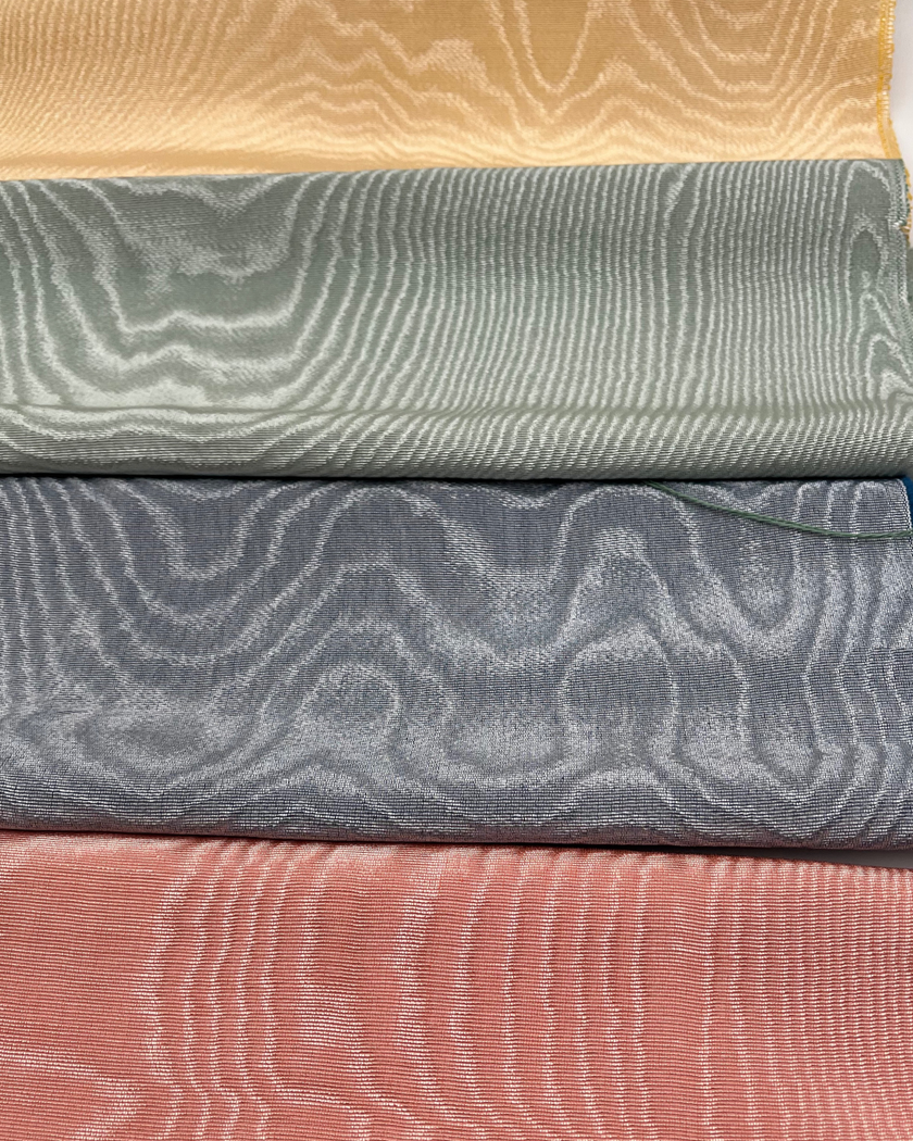 Rembourrage luxueux en soie saumon pour tête de lit ottoman, tissus d'intérieur pour textiles de maison : housses d'oreiller, motifs inspirés du kimono, motifs en filigrane.