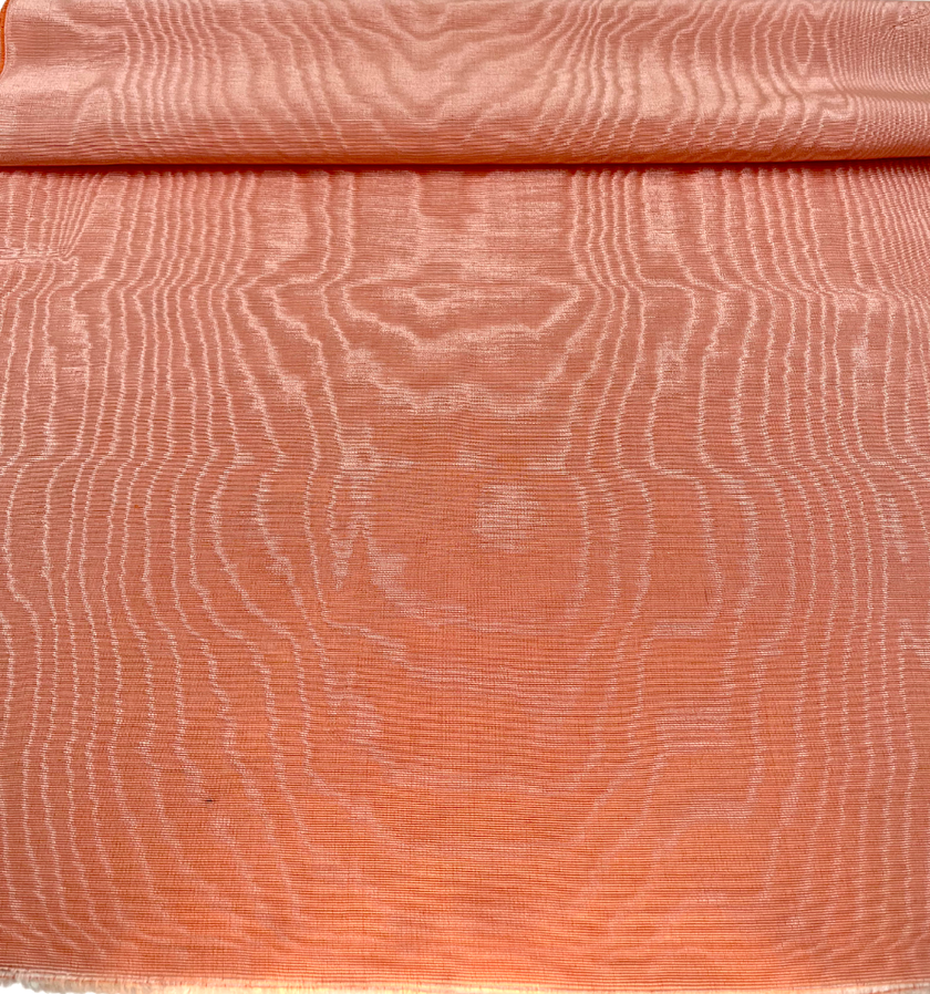 Rembourrage luxueux en soie saumon pour tête de lit ottoman, tissus d'intérieur pour textiles de maison : housses d'oreiller, motifs inspirés du kimono, motifs en filigrane.