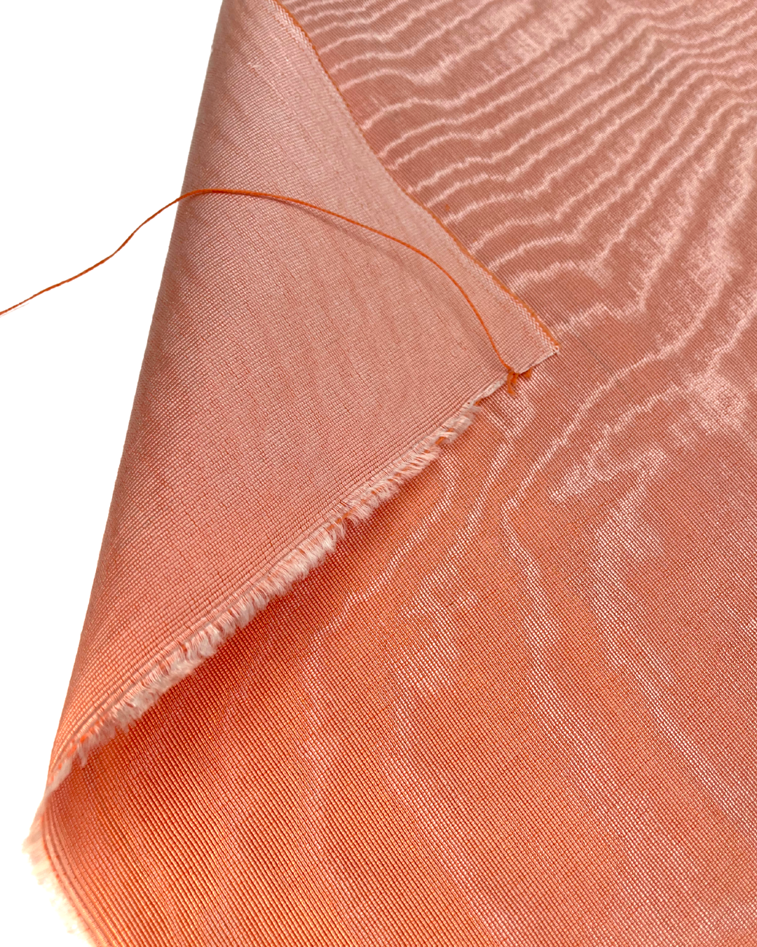 Rembourrage luxueux en soie saumon pour tête de lit ottoman, tissus d'intérieur pour textiles de maison : housses d'oreiller, motifs inspirés du kimono, motifs en filigrane.
