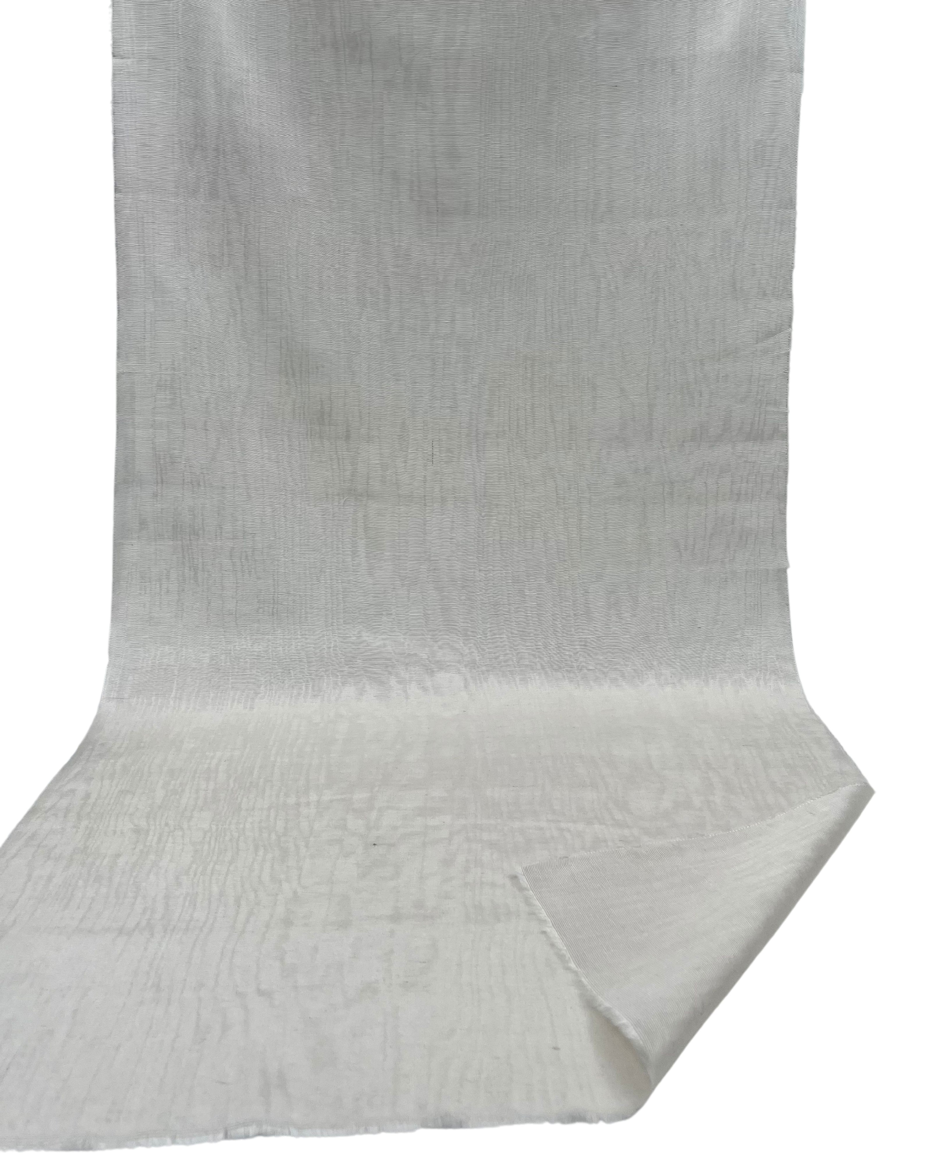 Rembourrage luxueux en soie blanche pour tête de lit ottomane, tissus d'intérieur pour textiles de maison : housses d'oreiller, motifs inspirés du kimono, motifs en filigrane.