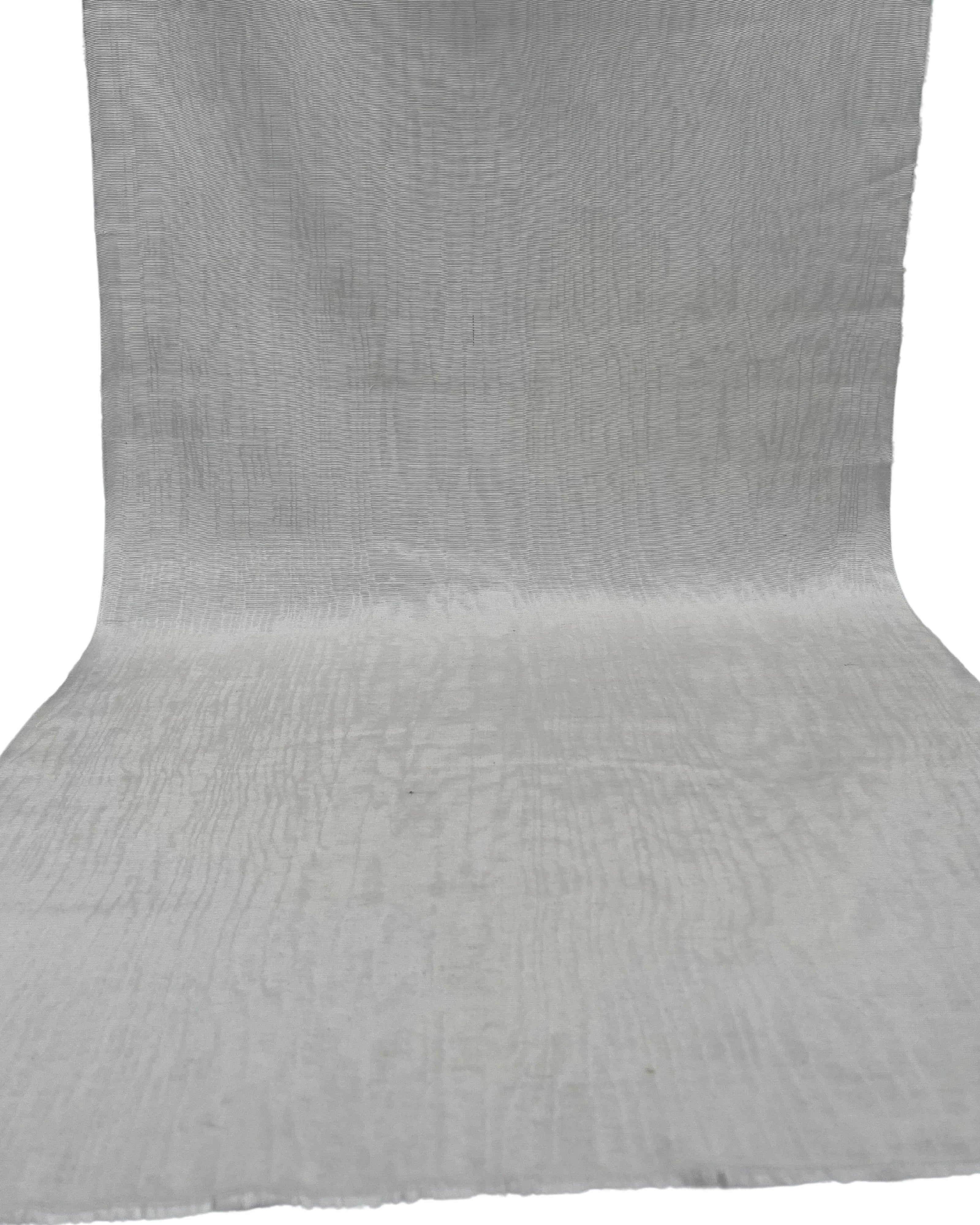 Rembourrage luxueux en soie blanche pour tête de lit ottomane, tissus d'intérieur pour textiles de maison : housses d'oreiller, motifs inspirés du kimono, motifs en filigrane.