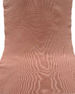 Rembourrage luxueux en soie saumon pour tête de lit ottoman, tissus d'intérieur pour textiles de maison : housses d'oreiller, motifs inspirés du kimono, motifs en filigrane.