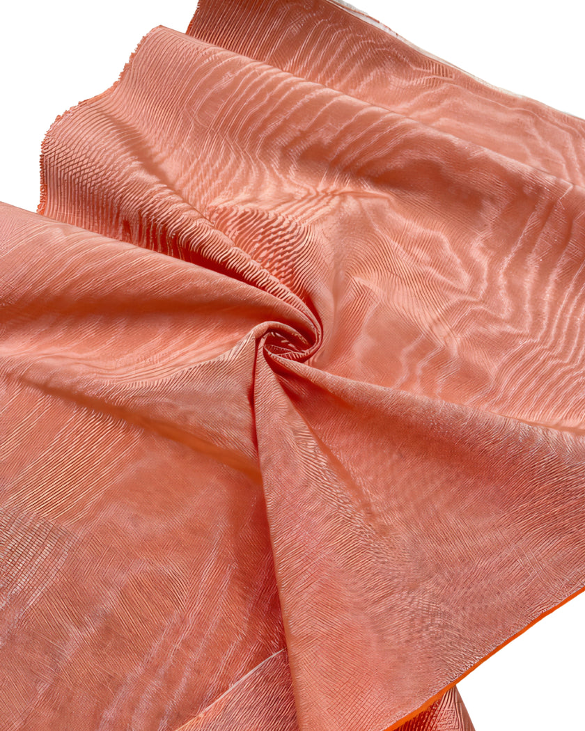 Rembourrage luxueux en soie saumon pour tête de lit ottoman, tissus d'intérieur pour textiles de maison : housses d'oreiller, motifs inspirés du kimono, motifs en filigrane.