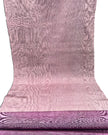 Rembourrage luxueux en soie rose pastel pour tête de lit ottoman, tissus d'intérieur pour textiles de maison : housses d'oreiller, motifs inspirés du kimono, motifs en filigrane.