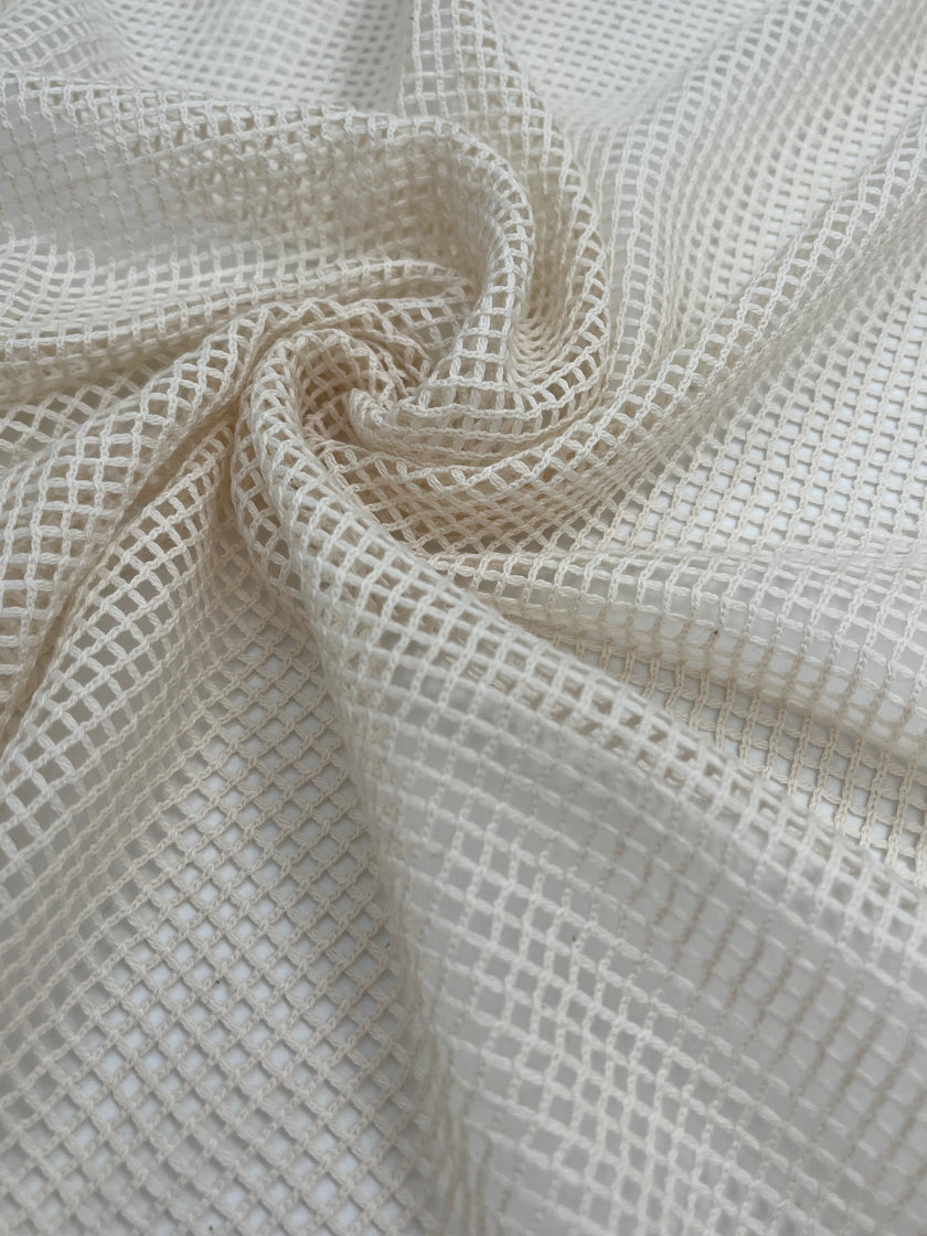 Tissu biologique doux en coton maillé, blanc écru - options de couleur noire disponibles, tissu en maille fluide transparent et doux.