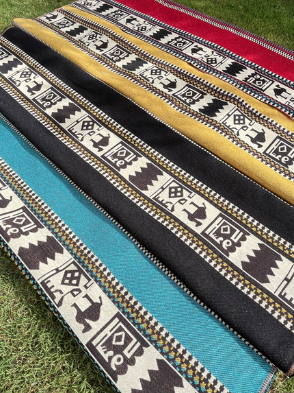 Ağır Ağırlık Kalın Jakarlı Pamuklu Kumaş Metre 400/m2 - Döşemelik Geleneksel Anadolu Etnik Desenli - Döşemelik Kumaşlar. %70 Pamuk %30 Polyester - 140 cm Genişlik. Halı Dokuma Mavi, Kırmızı, Sarı, Siyah Çok Renkli Seçenekler