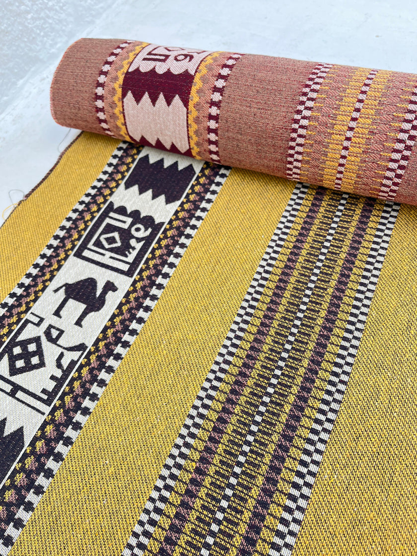 Ağır Ağırlık Kalın Jakarlı Pamuklu Kumaş Metre 400/m2 - Döşemelik Geleneksel Anadolu Etnik Desenli - Döşemelik Kumaşlar. %70 Pamuk %30 Polyester - 140 cm Genişlik. Halı Dokuma Mavi, Kırmızı, Sarı, Siyah Çok Renkli Seçenekler