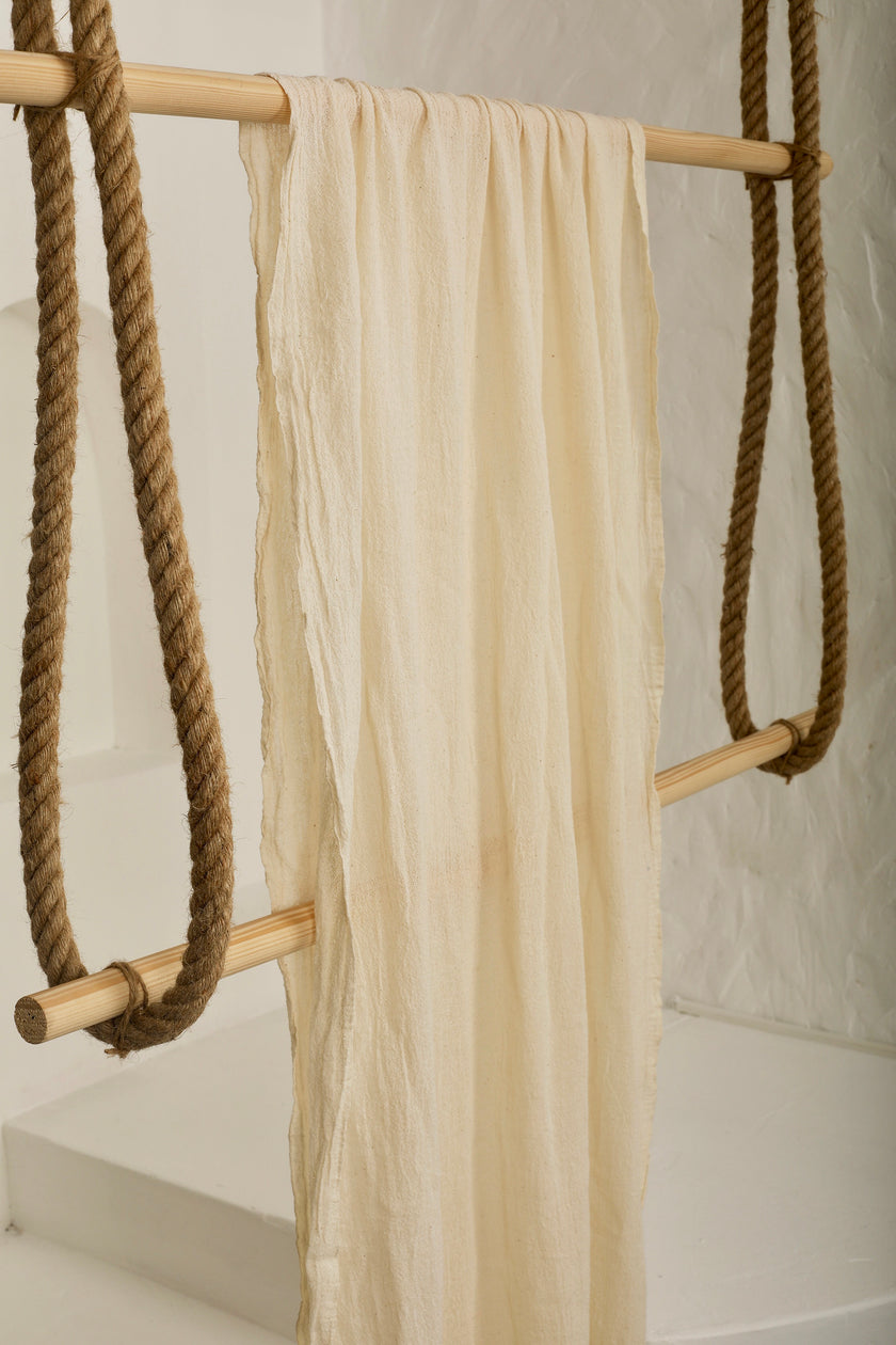 Tissu froissé en coton turc texturé spécial : qualité unique pour les robes d'été kimono et les tenues de nouveau-né | Options de gaze, transparentes et extensibles.