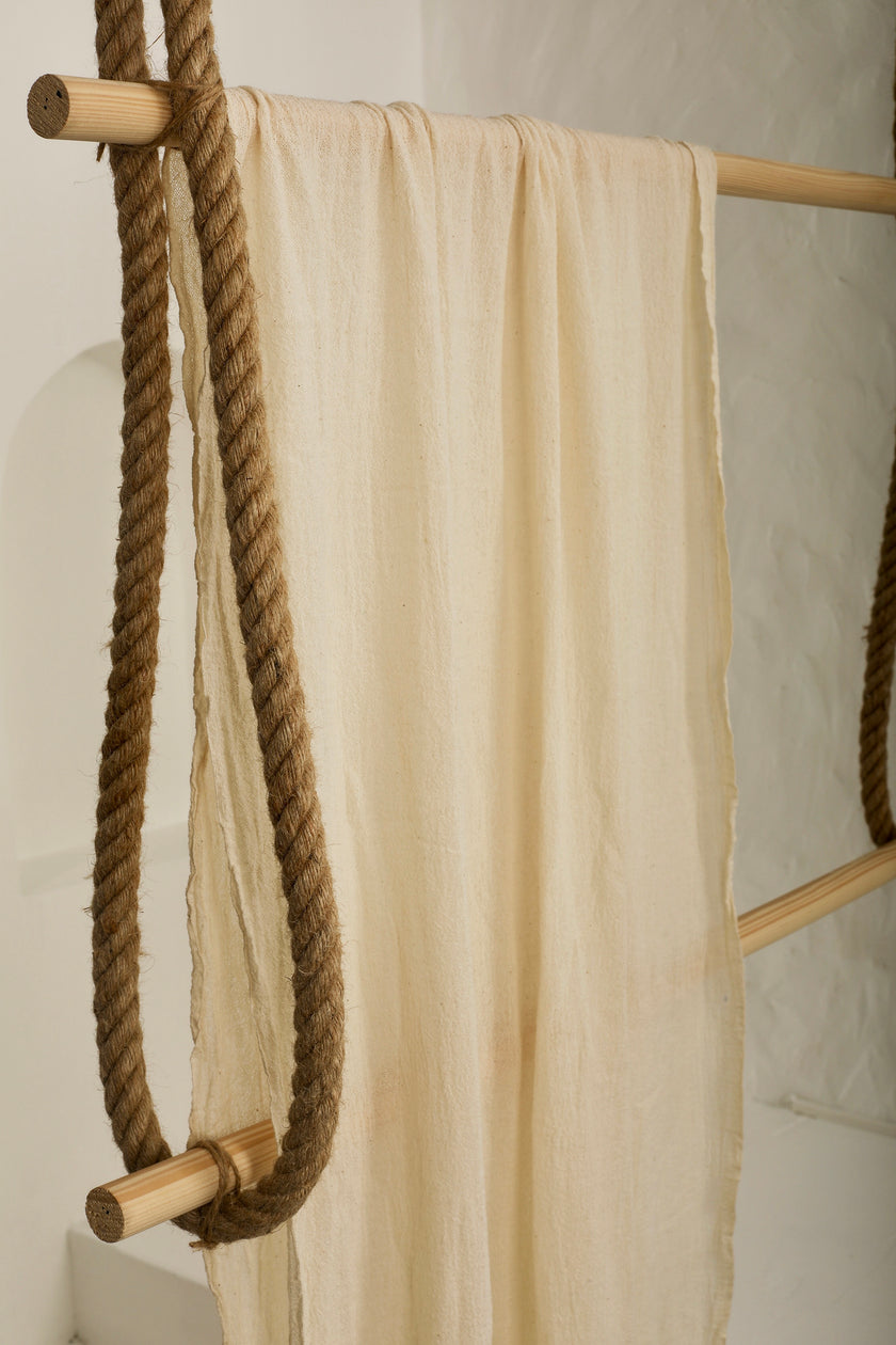 Tissu froissé en coton turc texturé spécial : qualité unique pour les robes d'été kimono et les tenues de nouveau-né | Options de gaze, transparentes et extensibles.