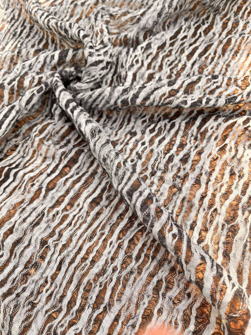 Tissu en lin noir et blanc par cour, tissu en coton biologique, tissus naturels semi-transparents texturés à la main.