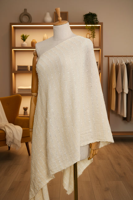 Tissu froissé extensible en coton texturé neutre : qualité unique pour les jupes d'été kimono, tenues pour nouveau-nés | Options extensibles, tissées à la main.