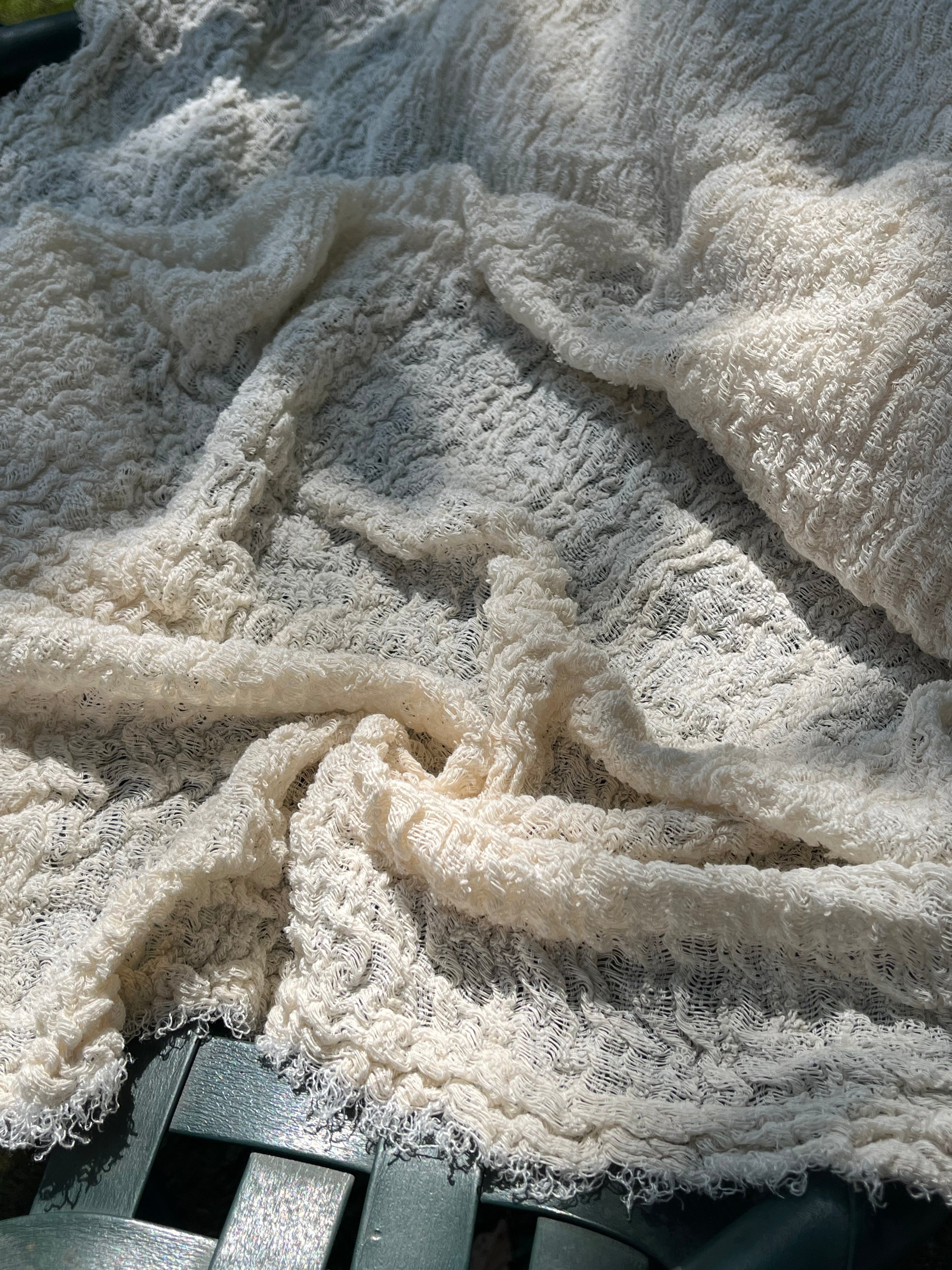 Tissu en lin par cour, tissu en coton biologique, tissus naturels semi-transparents texturés / non blanchis, blanc ivoire.