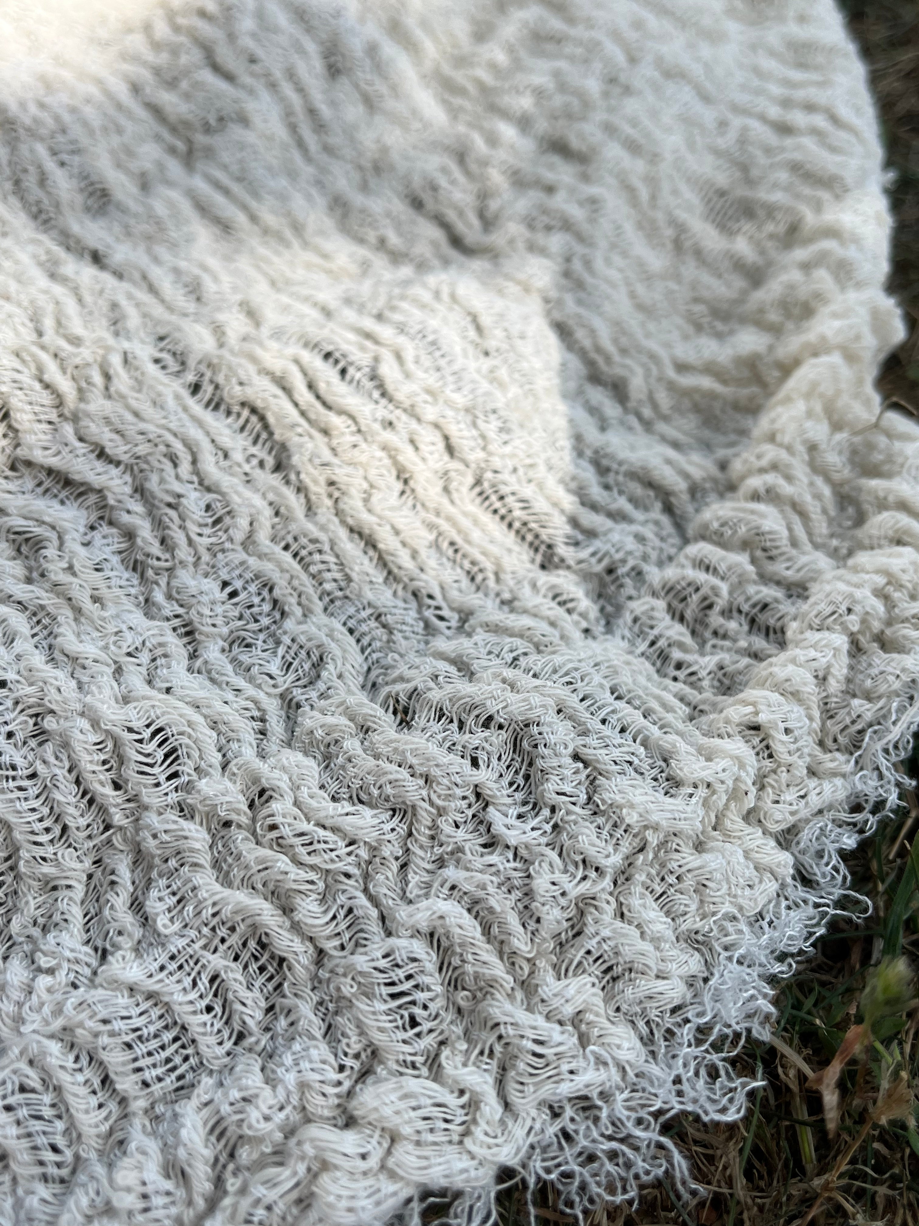 Tissu en lin par cour, tissu en coton biologique, tissus naturels semi-transparents texturés / non blanchis, blanc ivoire.