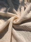 Tissu froissé en coton turc texturé spécial : qualité unique pour les robes d'été kimono et les tenues de nouveau-né | Options de gaze, transparentes et extensibles.