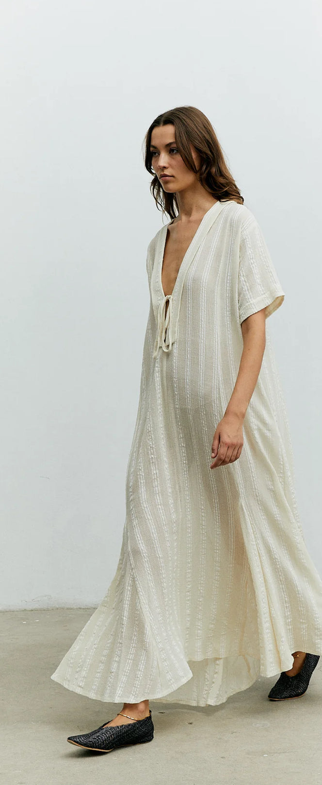 Yumuşak Akışkan Geniş Çizgili Orta Ağırlıkta Yumuşatılmış Keten Pamuklu Kumaş Metre Başına 200g/m2 - Döşemelik Çizgili Fransız Stili veya Kimono veya Pantolon İçin Dikiş Projeleri İçin - Doğal Döşemelik Kumaşlar 235 CM Genişlik.
