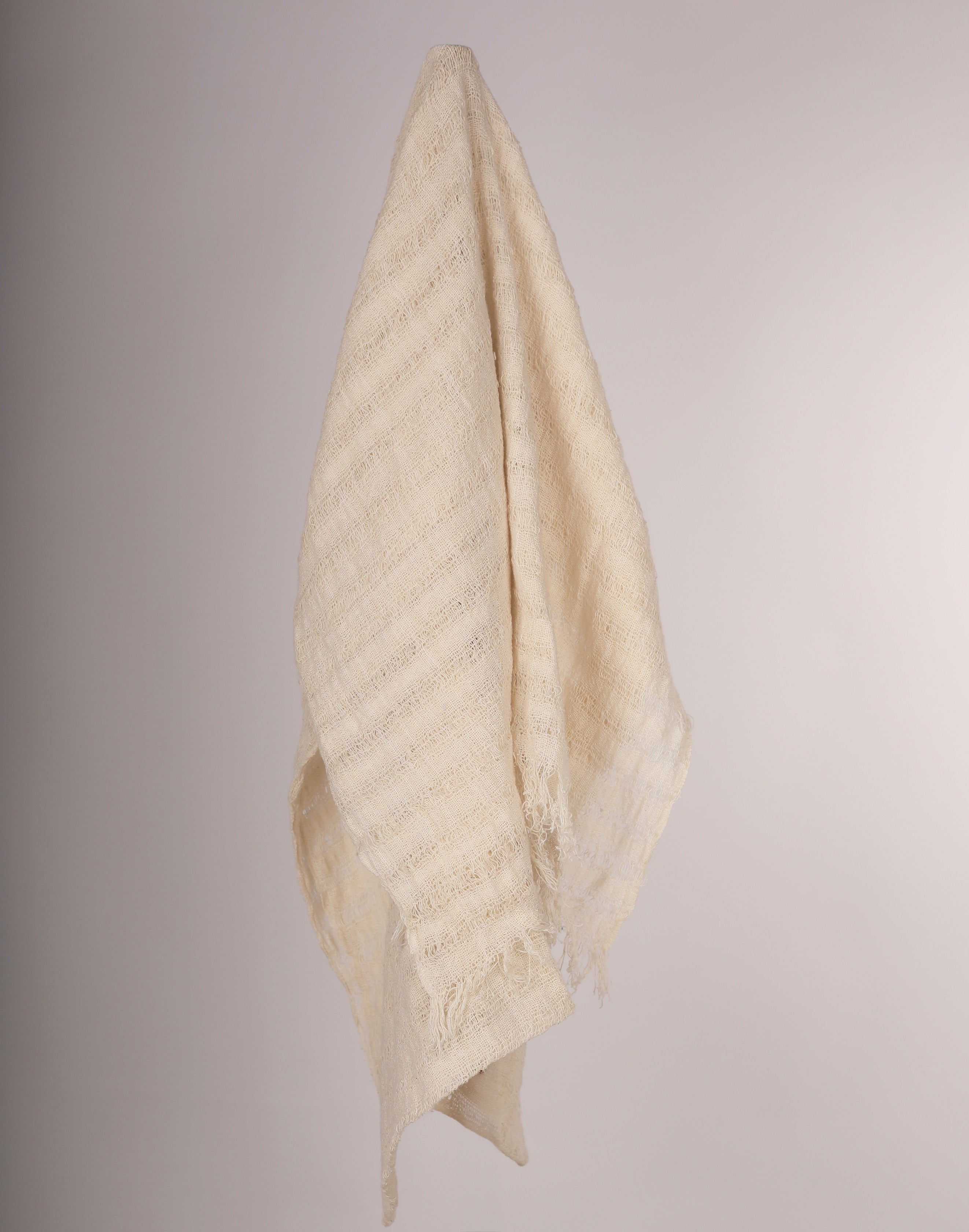 Tissu en lin écru blanc ivoire par cour, tissu en coton biologique, tissus naturels semi-transparents texturés à la main.