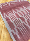 Tapisserie d'ameublement luxueuse en soie à rayures Ikat vertes pour tête de lit ottomane, tissus d'intérieur pour textiles de maison : housses d'oreiller, motifs inspirés du kimono, motifs en filigrane.