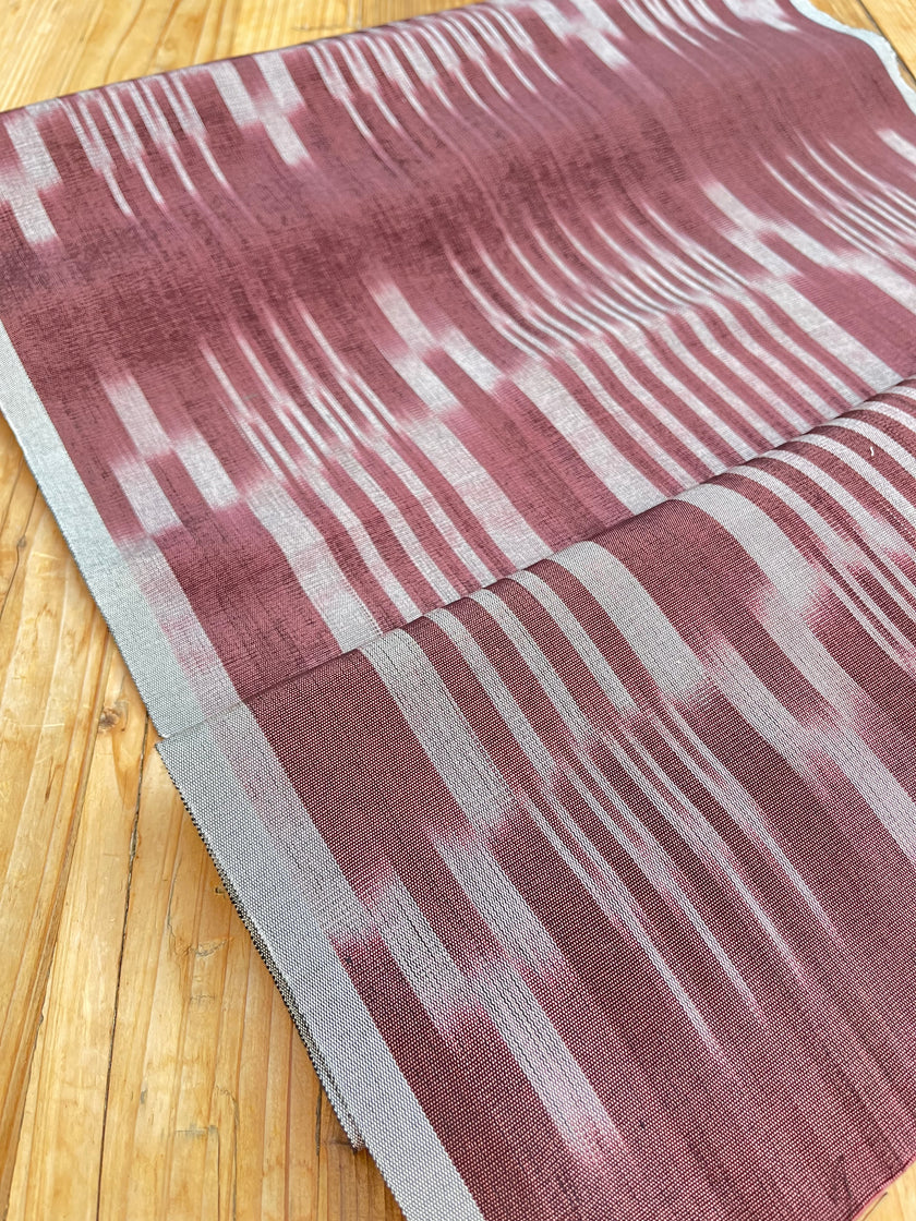 Tapisserie d'ameublement luxueuse en soie à rayures Ikat vertes pour tête de lit ottomane, tissus d'intérieur pour textiles de maison : housses d'oreiller, motifs inspirés du kimono, motifs en filigrane.
