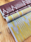 Tapisserie d'ameublement luxueuse en soie à rayures Ikat vertes pour tête de lit ottomane, tissus d'intérieur pour textiles de maison : housses d'oreiller, motifs inspirés du kimono, motifs en filigrane.