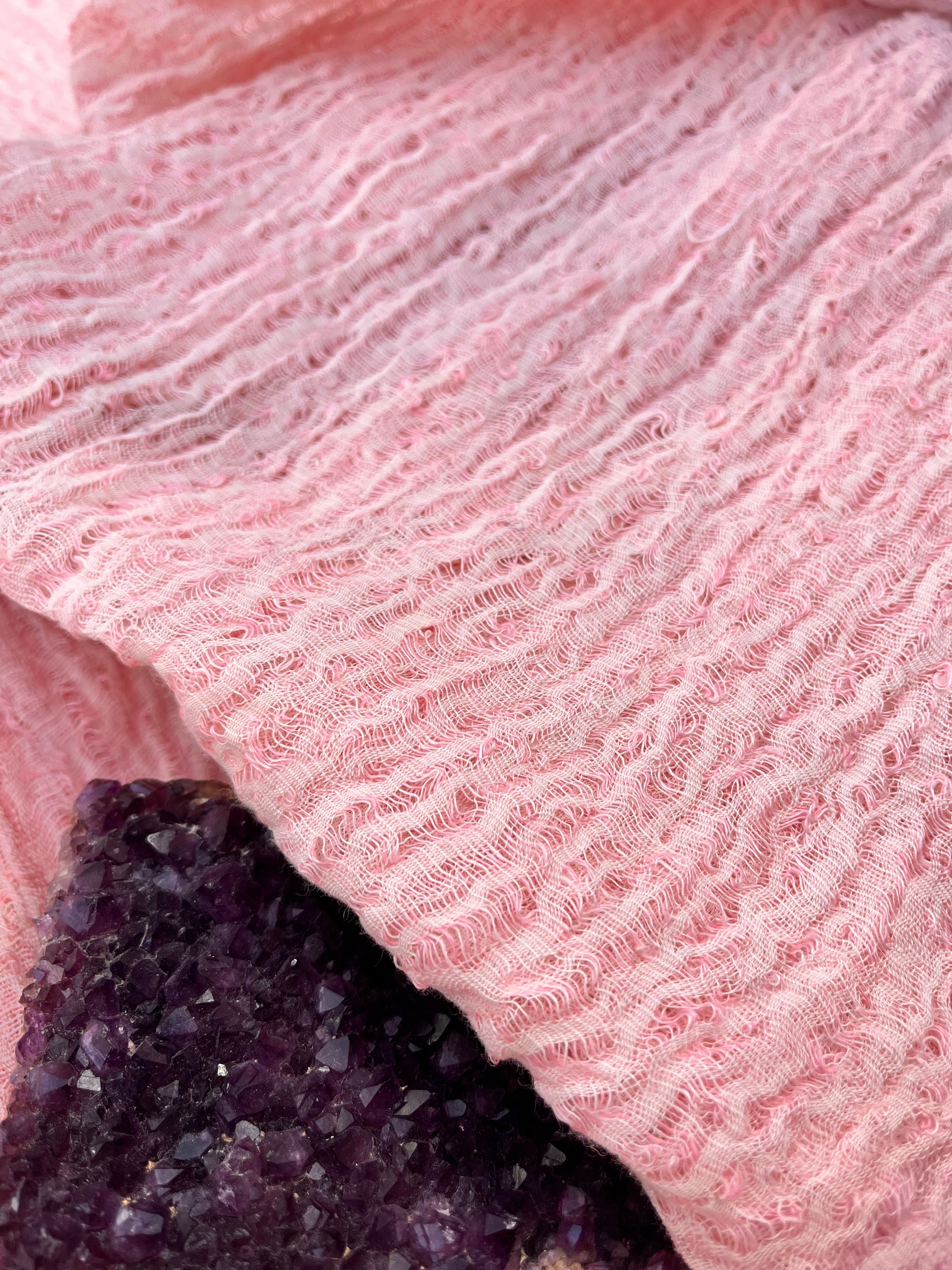 Metre Kare Şeker Pembe Keten Kumaş, Organik Pamuklu Kumaş, Dokulu El Dokuma Yarı Şeffaf Doğal Kumaşlar.