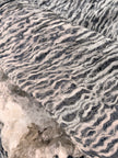 Tissu en lin gris bleuté par cour, tissu en coton biologique, tissus naturels semi-transparents texturés à la main.