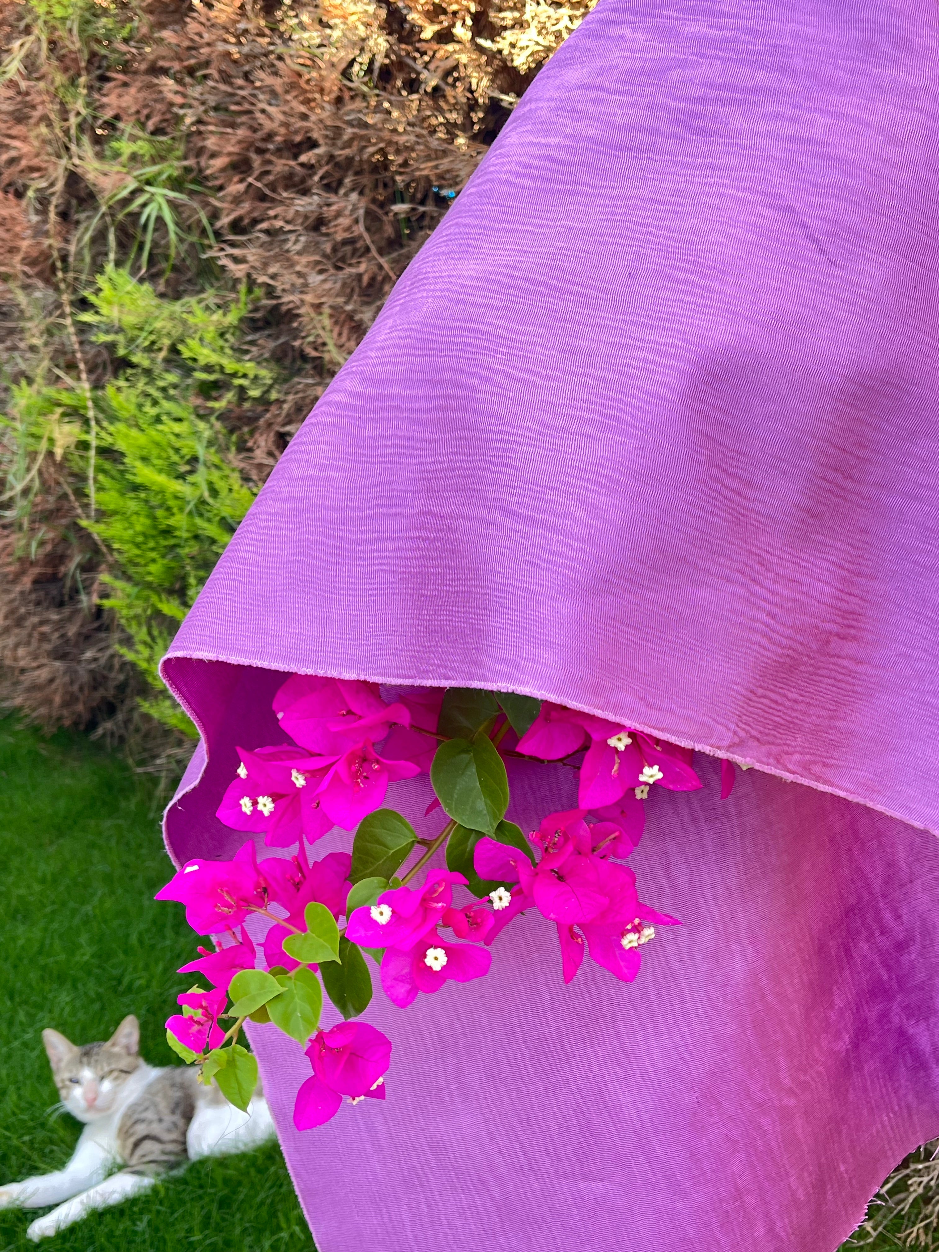 Tissu de soie rose pastel, soie par cour. Conception de filigrane, soie Shantung, tissu de soie moiré large, ruban de soie large et épais, tissu d'ameublement en soie.