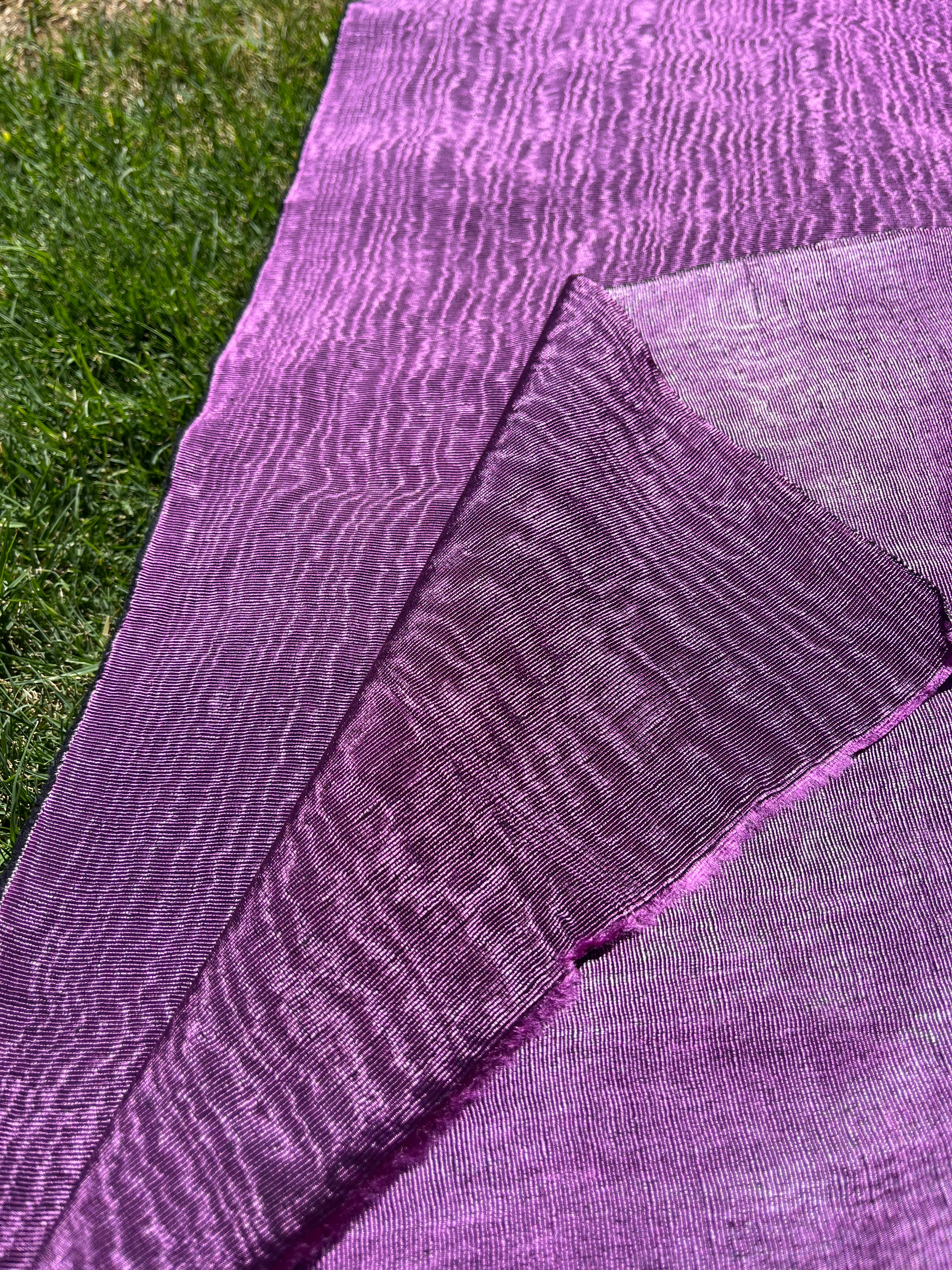 Tissu de soie rose pastel, soie par cour. Conception de filigrane, soie Shantung, tissu de soie moiré large, ruban de soie large et épais, tissu d'ameublement en soie.