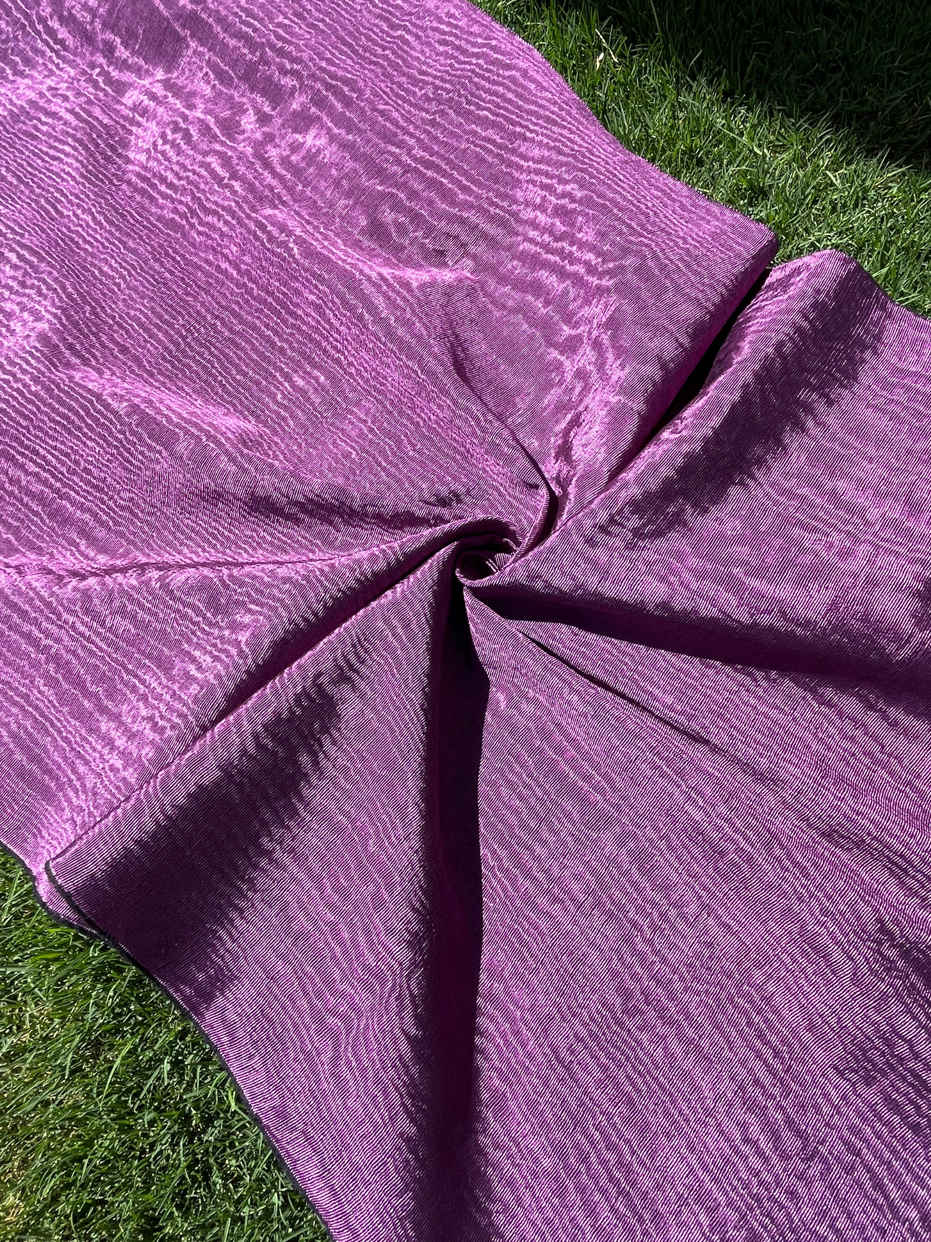 Tissu de soie rose pastel, soie par cour. Conception de filigrane, soie Shantung, tissu de soie moiré large, ruban de soie large et épais, tissu d'ameublement en soie.