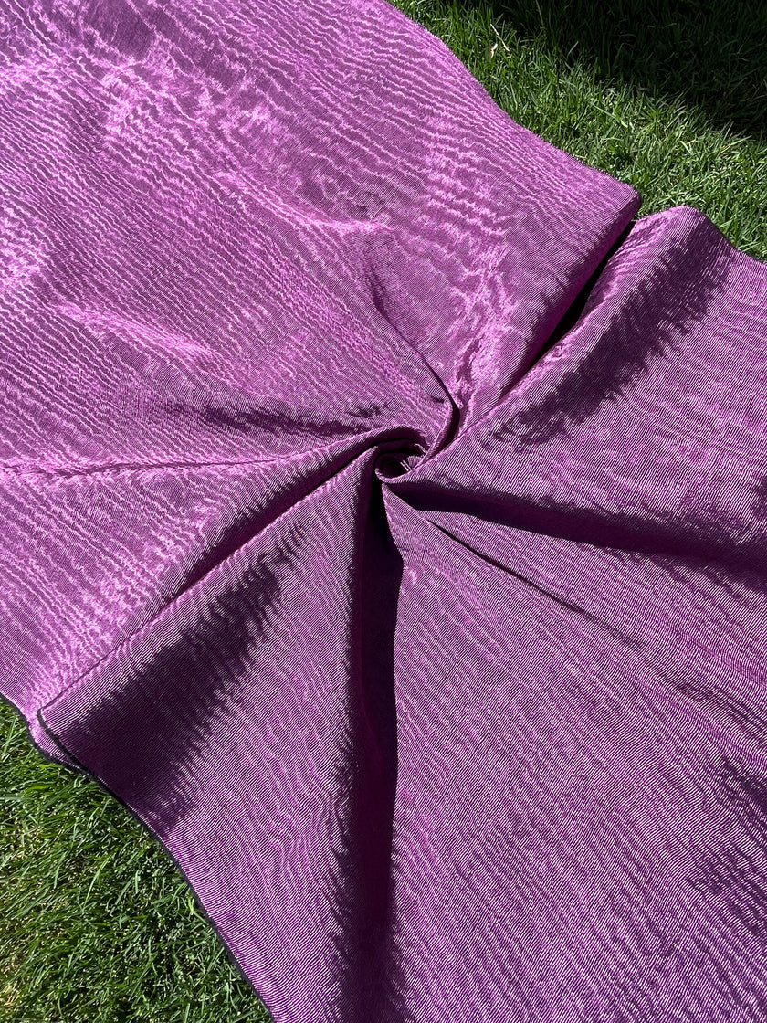 Tissu de soie rose pastel, soie par cour. Conception de filigrane, soie Shantung, tissu de soie moiré large, ruban de soie large et épais, tissu d'ameublement en soie.