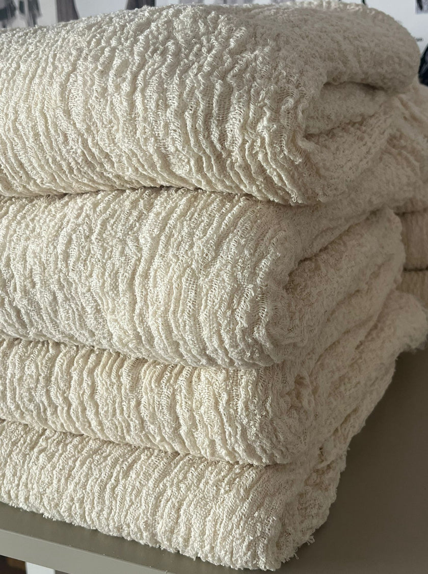 Tissu en lin par cour, tissu en coton biologique, tissus naturels semi-transparents texturés / non blanchis, blanc ivoire.