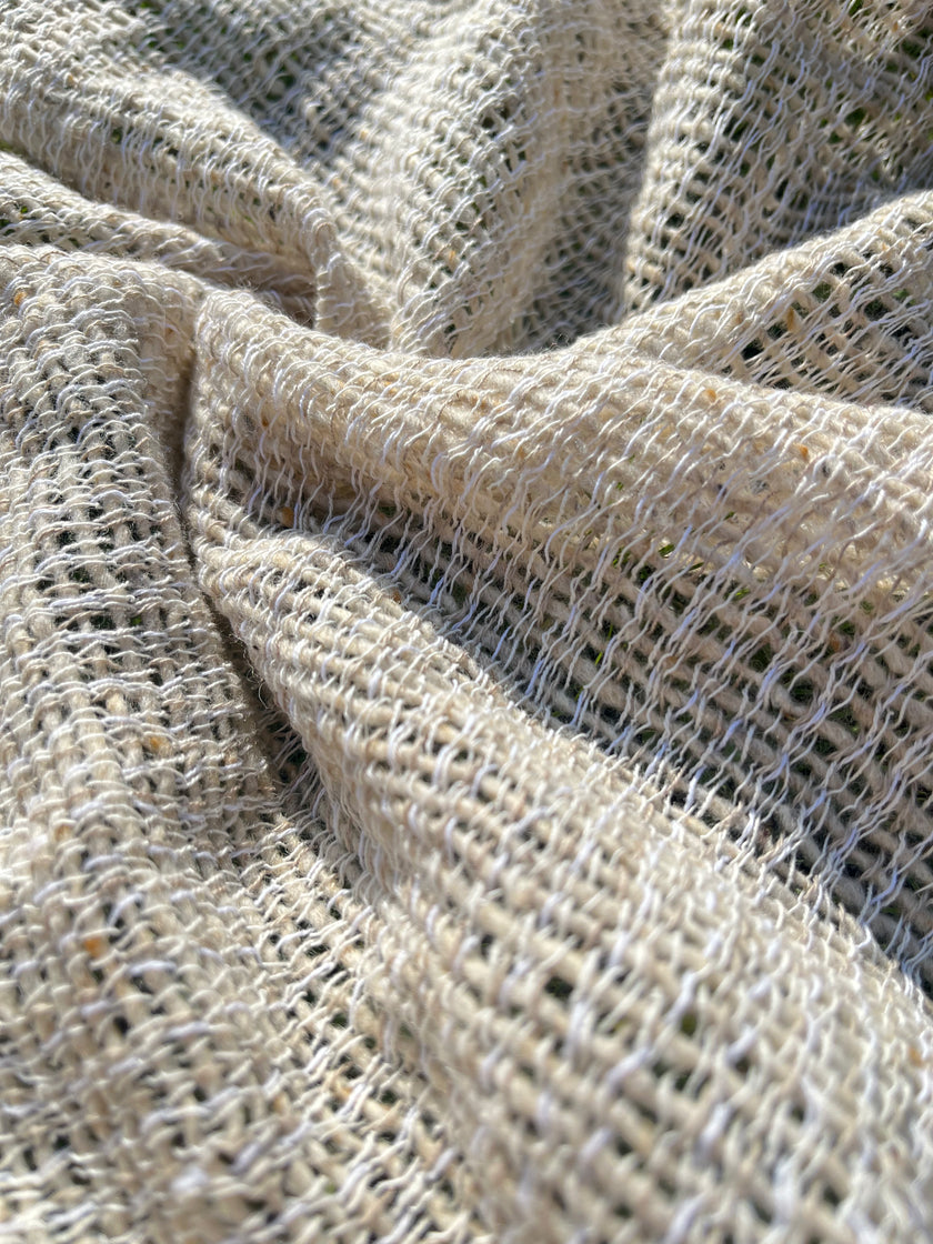 Tissu en lin écru blanc ivoire par cour, tissu en coton biologique, tissus naturels semi-transparents texturés à la main.