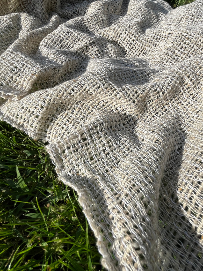 Tissu en lin écru blanc ivoire par cour, tissu en coton biologique, tissus naturels semi-transparents texturés à la main.