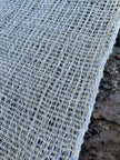 Tissu en lin écru blanc ivoire par cour, tissu en coton biologique, tissus naturels semi-transparents texturés à la main.