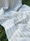 Tissu en lin écru blanc ivoire par cour, tissu en coton biologique, tissus naturels semi-transparents texturés à la main.
