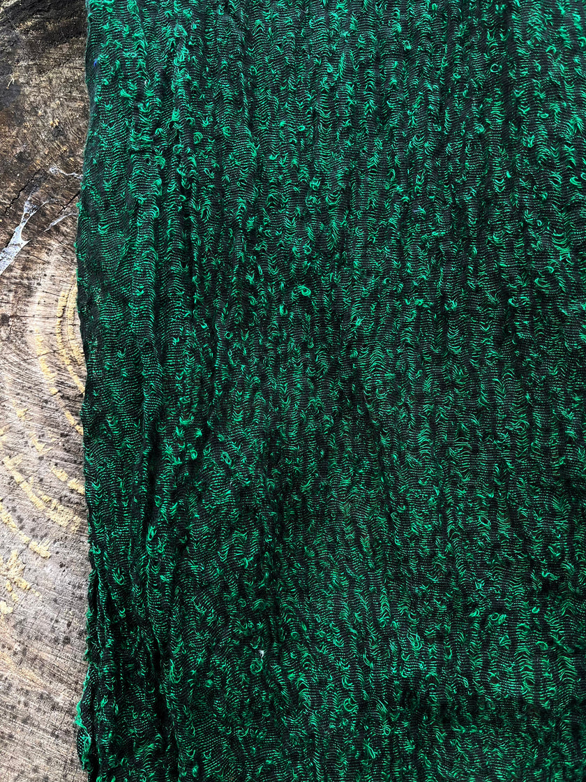 Tissu en lin vert par cour, tissu en coton biologique, tissus naturels semi-transparents texturés.