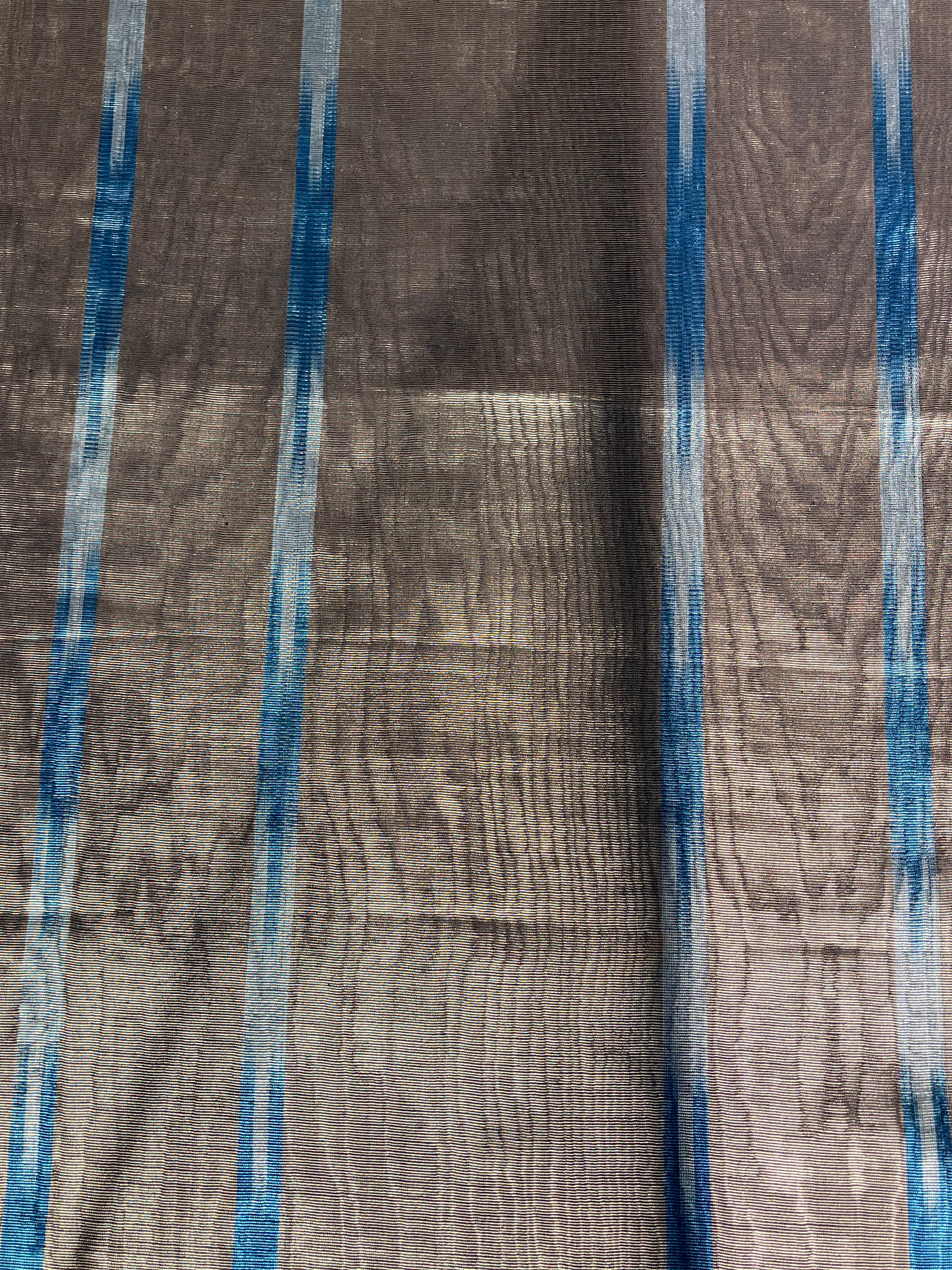 Rembourrage luxueux en soie à rayures vertes Ikat pour tête de lit ottoman, tissus d'intérieur pour textiles de maison : housses d'oreiller, motifs inspirés du kimono, motifs en filigrane.