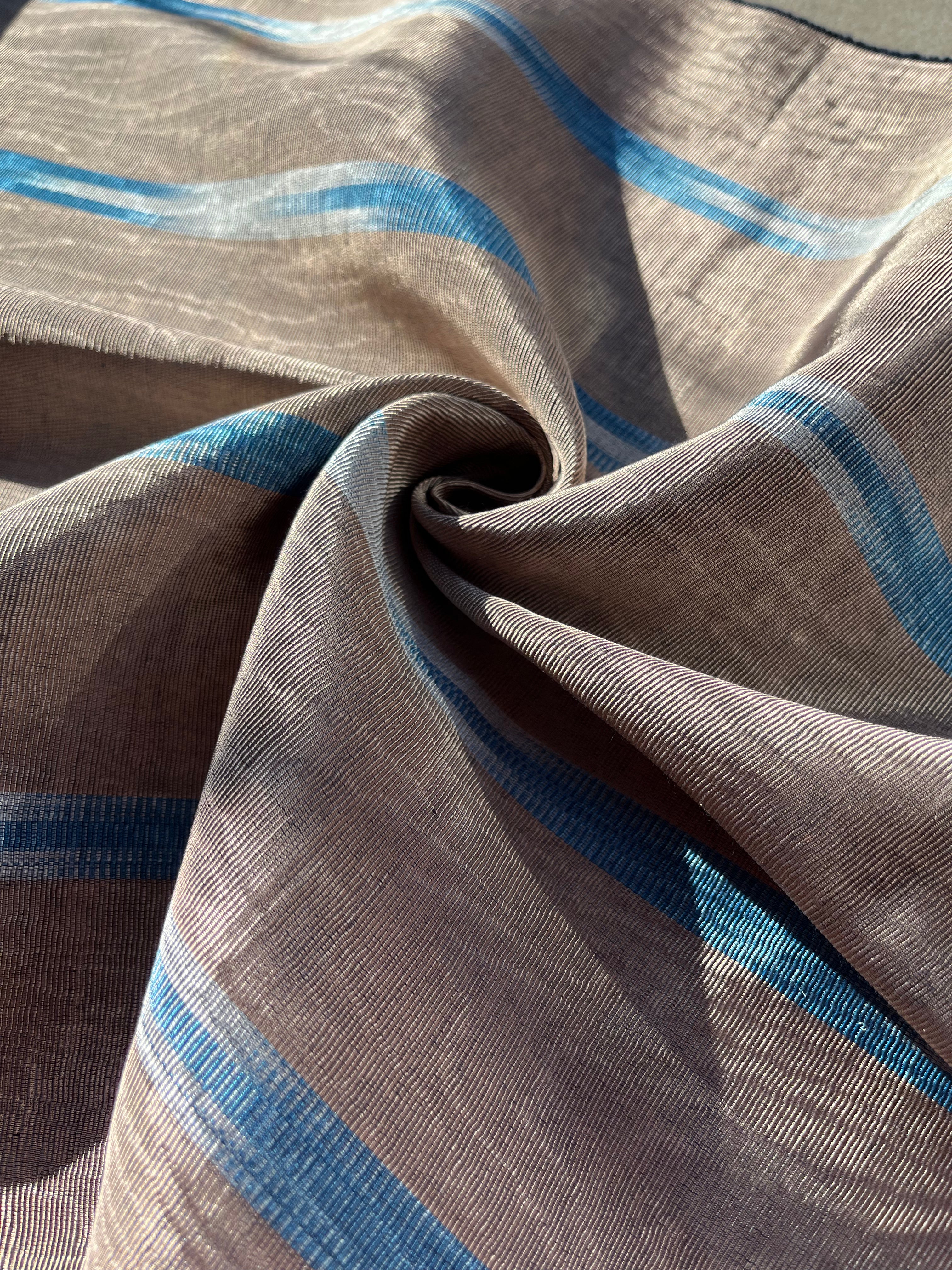 Rembourrage luxueux en soie à rayures vertes Ikat pour tête de lit ottoman, tissus d'intérieur pour textiles de maison : housses d'oreiller, motifs inspirés du kimono, motifs en filigrane.