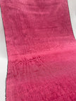 Rembourrage luxueux en soie rose pour tête de lit ottoman, tissus d'intérieur pour textiles de maison : housses d'oreiller, motifs inspirés du kimono, motifs en filigrane.