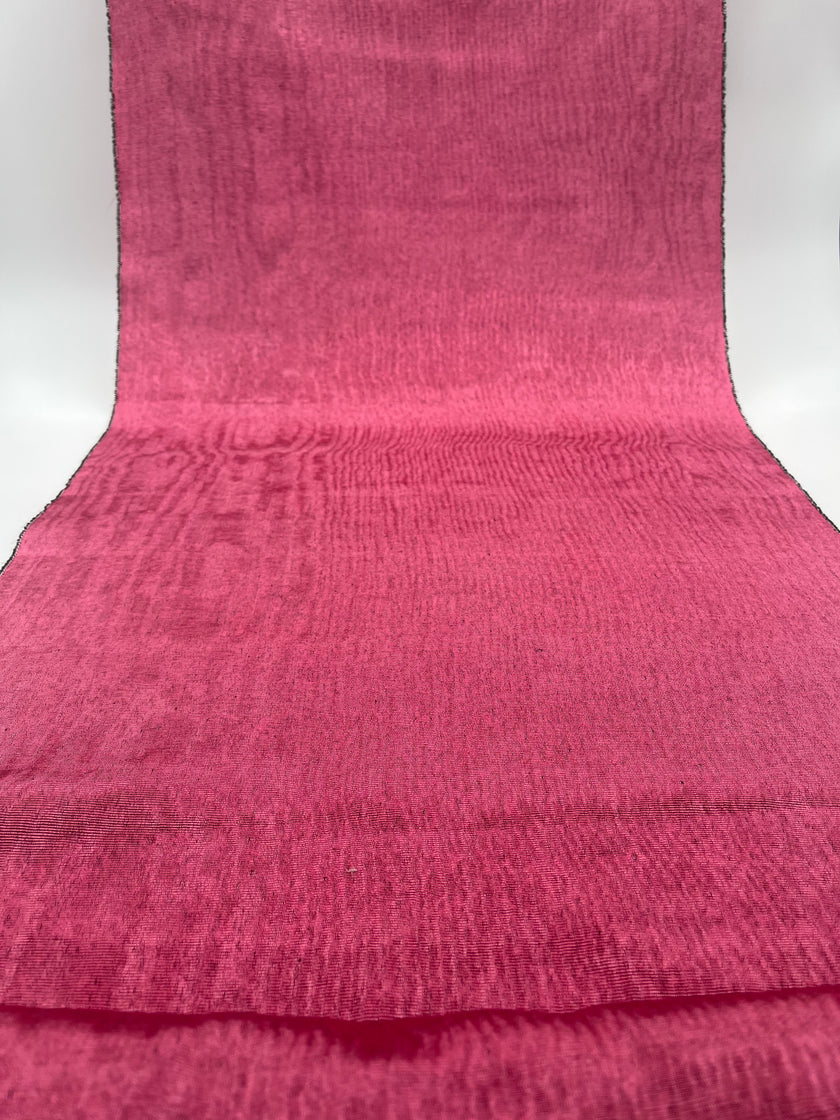 Rembourrage luxueux en soie rose pour tête de lit ottoman, tissus d'intérieur pour textiles de maison : housses d'oreiller, motifs inspirés du kimono, motifs en filigrane.