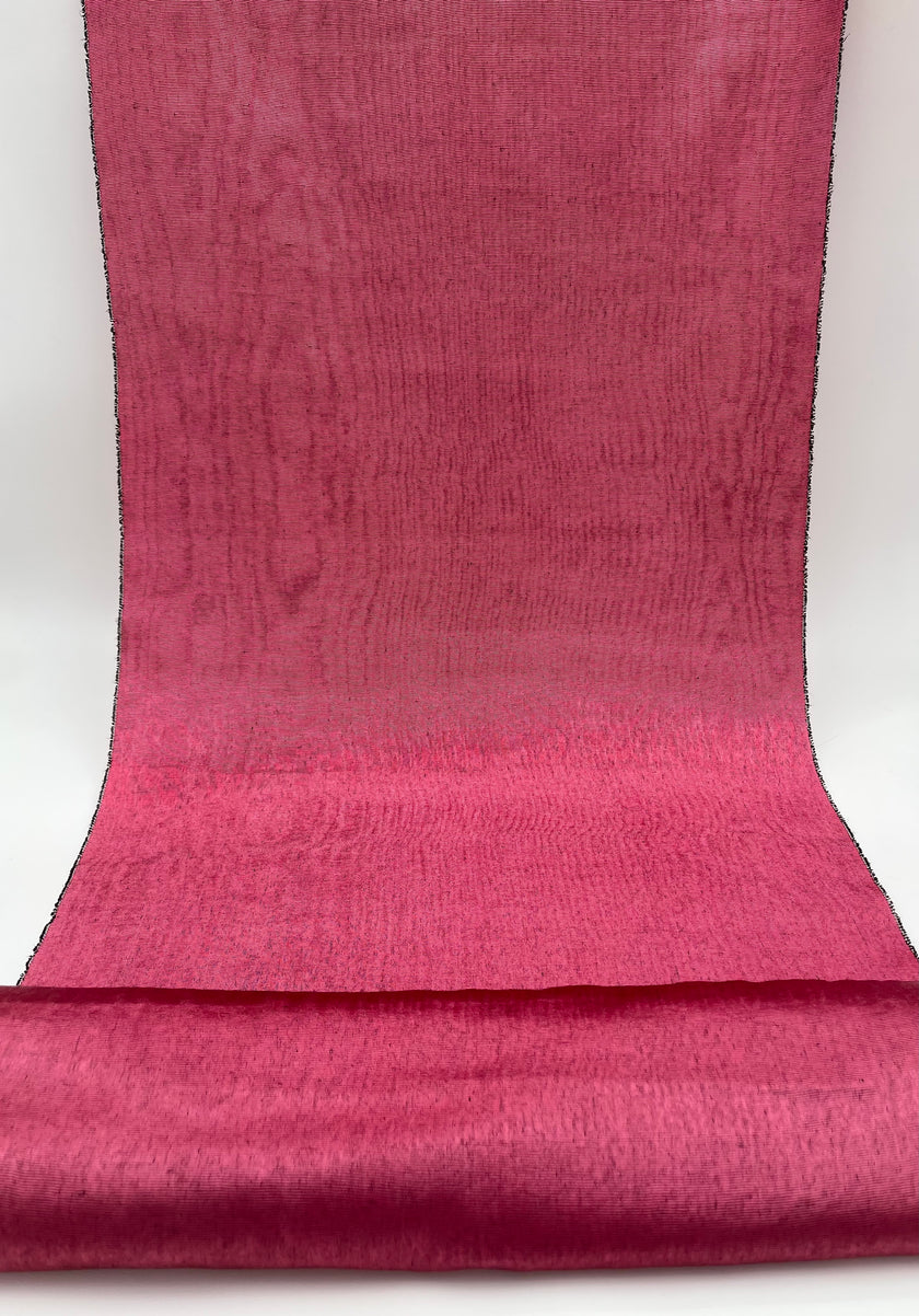Rembourrage luxueux en soie rose pour tête de lit ottoman, tissus d'intérieur pour textiles de maison : housses d'oreiller, motifs inspirés du kimono, motifs en filigrane.