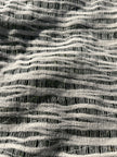 Tissu froissé en coton turc texturé neutre : qualité unique pour les robes d'été kimono, les tenues de nouveau-né | Options de gaze, transparentes et extensibles