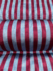 Rembourrage luxueux en soie rayé bleu bordeaux pour tête de lit ottoman, tissus d'intérieur pour textiles de maison : housses d'oreiller, motifs inspirés du kimono, motifs en filigrane.