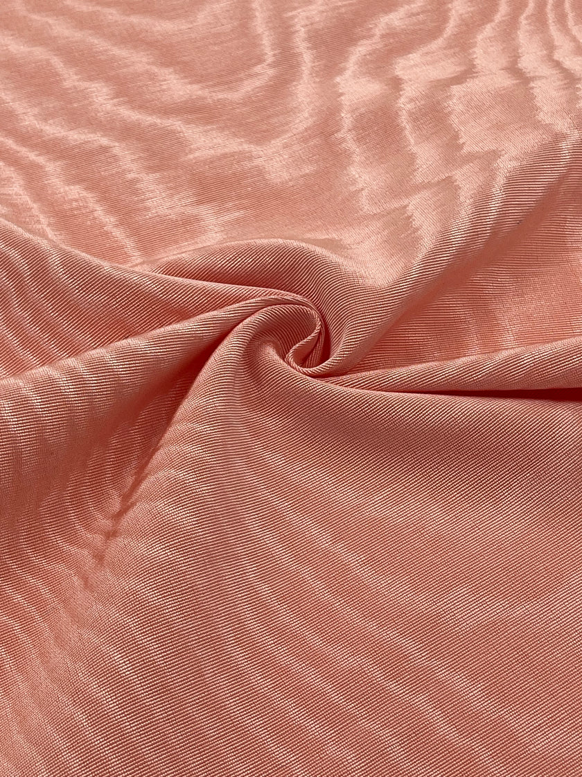 Rembourrage luxueux en soie saumon pour tête de lit ottoman, tissus d'intérieur pour textiles de maison : housses d'oreiller, motifs inspirés du kimono, motifs en filigrane.