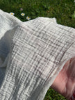 Tissu mousseline par cour - Tissu mousseline biologique - Mousseline de coton pour bébé - Tissu gaze 2 couches par mètre, 150 CM DE LARGEUR. Couverture pour nouveau-né, options multicolores disponibles.