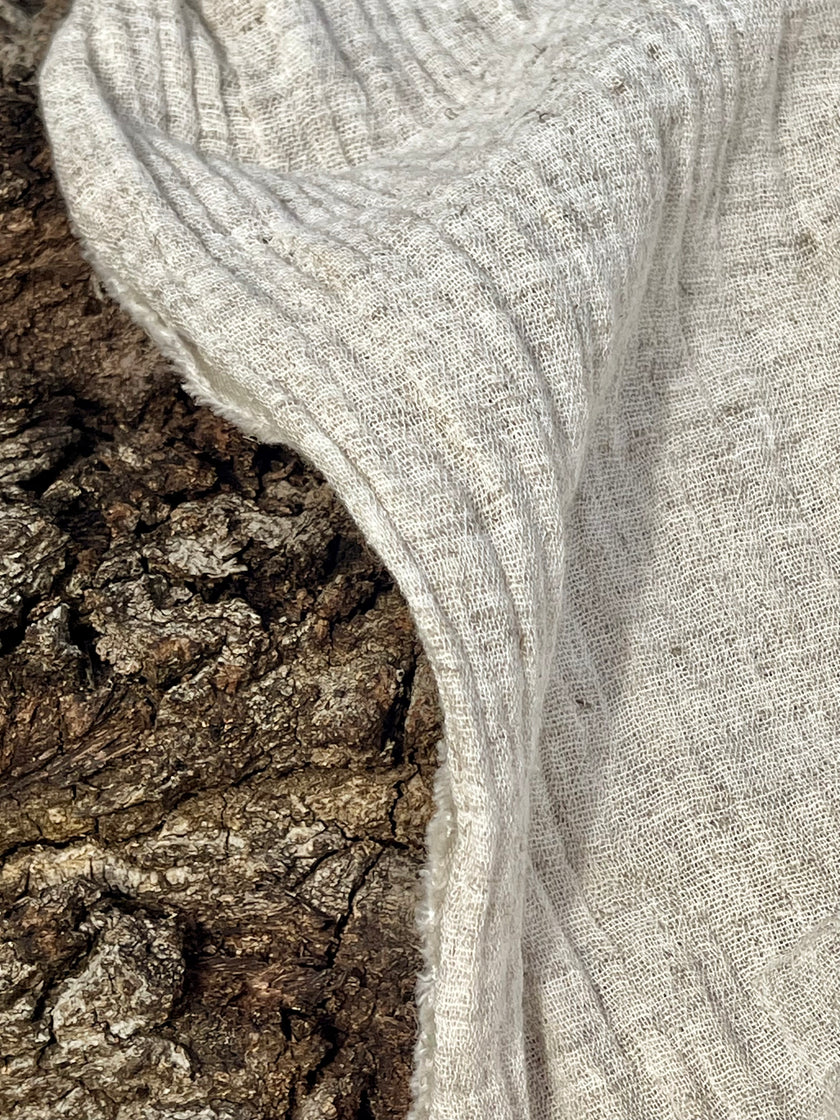 Tissu en coton biologique neutre rayé gris au mètre, tissu froissé à rayures, large largeur.